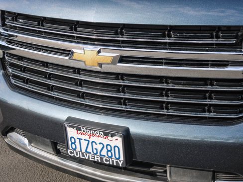 Used 2021 Chevrolet Suburban LT image 6