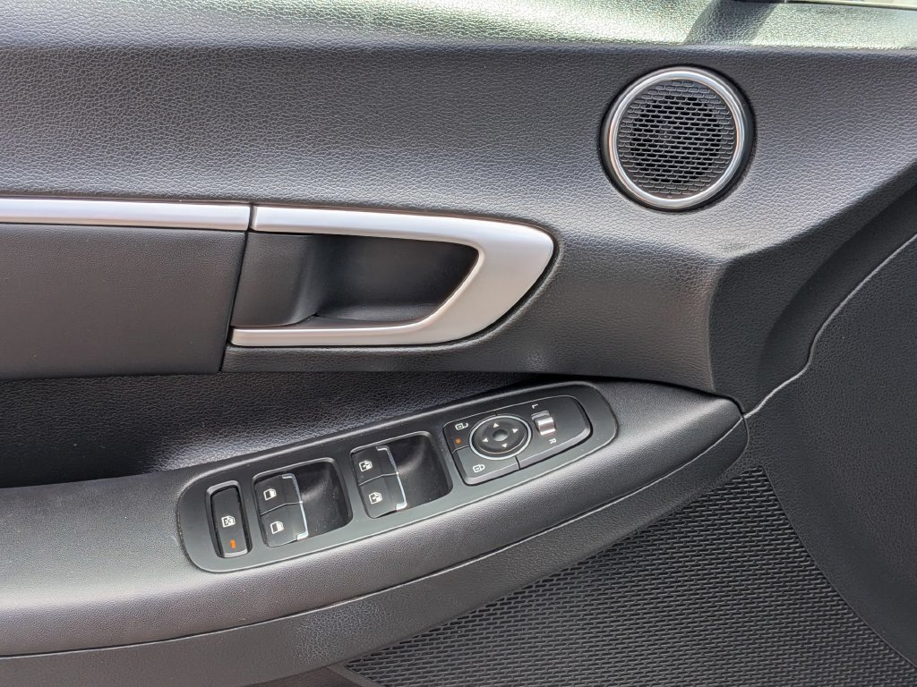 Used 2025 Hyundai Sonata SEL FWD image 13