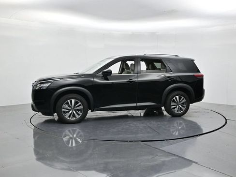 Used 2025 Nissan Pathfinder SL FWD image 6