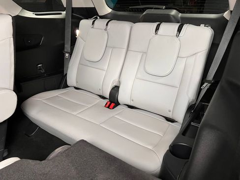 Used 2025 Ford Explorer Platinum w/ Ultimate Package image 21