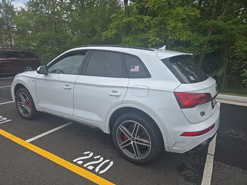 Used 2024 Audi Q5 e Premium Plus AWD/4WD image 5