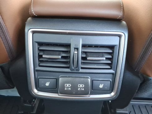 Used 2019 Subaru Forester Touring image 9