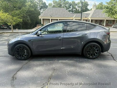 Used 2023 Tesla Model Y AWD image 5
