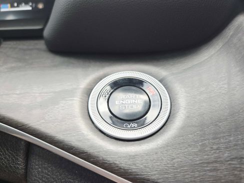 Used 2024 Jeep Grand Cherokee L Limited w/ Black Appearance Package image 34