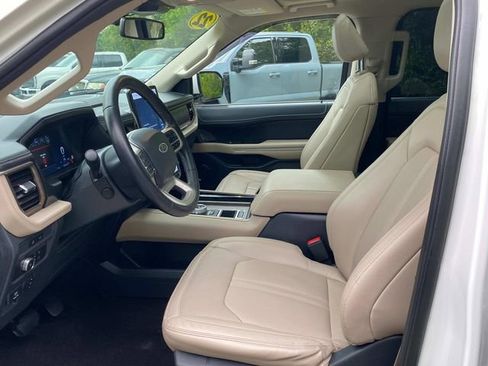 Used 2022 Ford Expedition Limited RWD image 11
