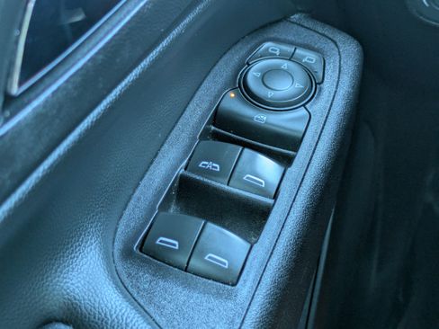Used 2019 Chevrolet Equinox LT FWD image 20