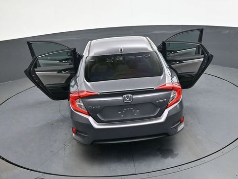 Used 2017 Honda Civic Touring image 34