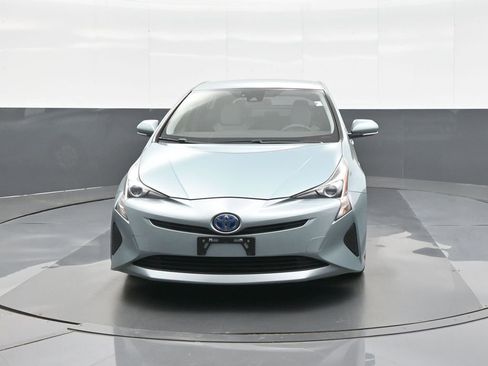 Used 2017 Toyota Prius Two w/ Carpet Mat Package FWD image 2
