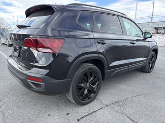 Used 2024 Volkswagen Taos SE video 3