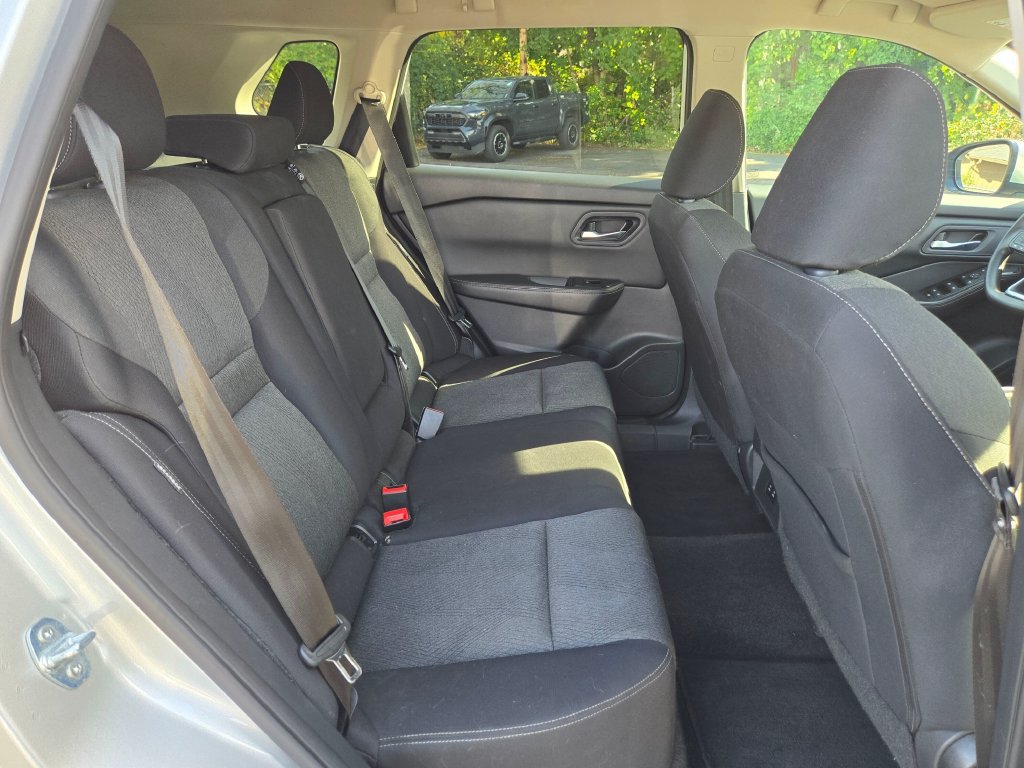 Used 2024 Nissan Rogue SV AWD/4WD image 13