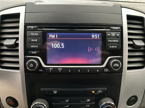 Used 2018 Nissan Frontier SV AWD/4WD image 16