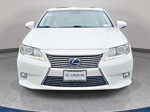 Used 2013 Lexus ES 300h image 2