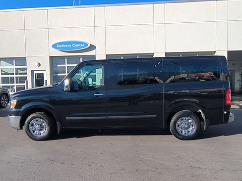 Used 2016 Nissan NV 3500 SL image 9