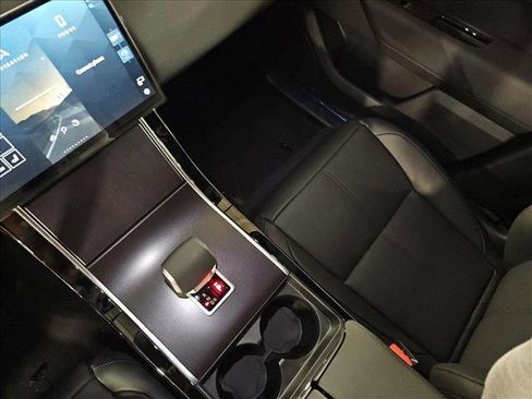 New 2026 Land Rover Range Rover Velar Dynamic SE image 21