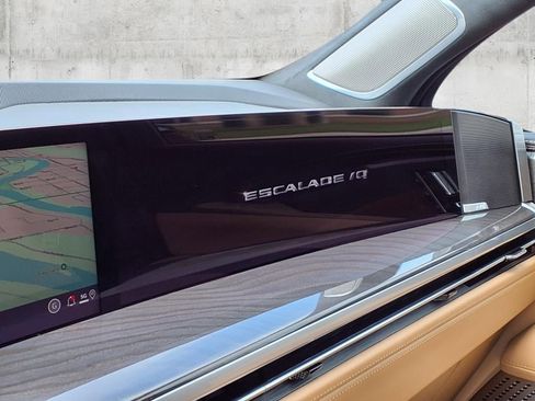 New 2025 Cadillac Escalade IQ Sport 2 image 18
