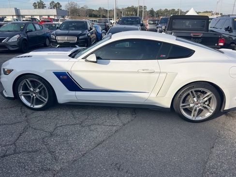 Used 2016 Ford Mustang GT Premium image 3