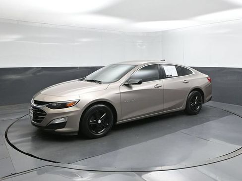Used 2022 Chevrolet Malibu LS FWD image 1
