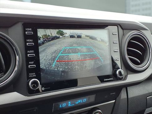 Used 2023 Toyota Tacoma TRD Sport w/ Technology Package AWD/4WD image 4