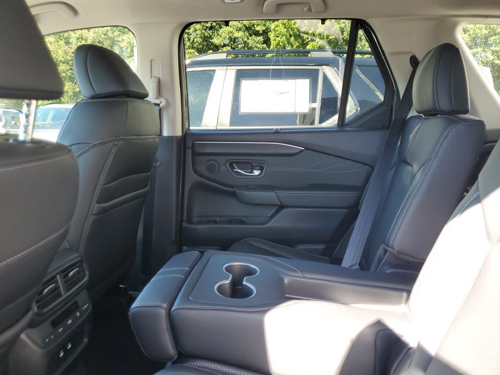 New 2026 Honda Pilot Touring image 9