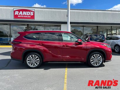 Used 2024 Toyota Highlander Platinum