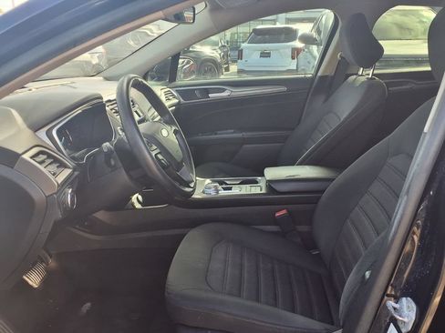 Used 2020 Ford Fusion SE FWD image 16