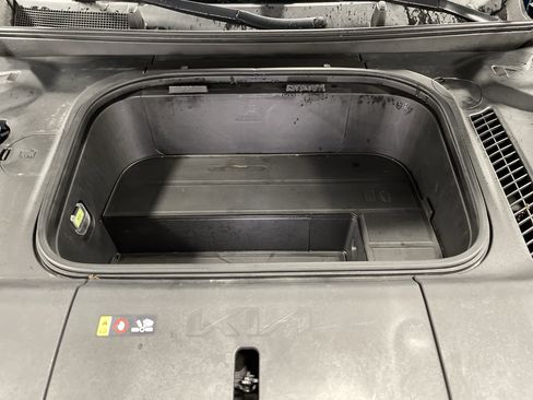 Used 2024 Kia EV9 Wind image 18