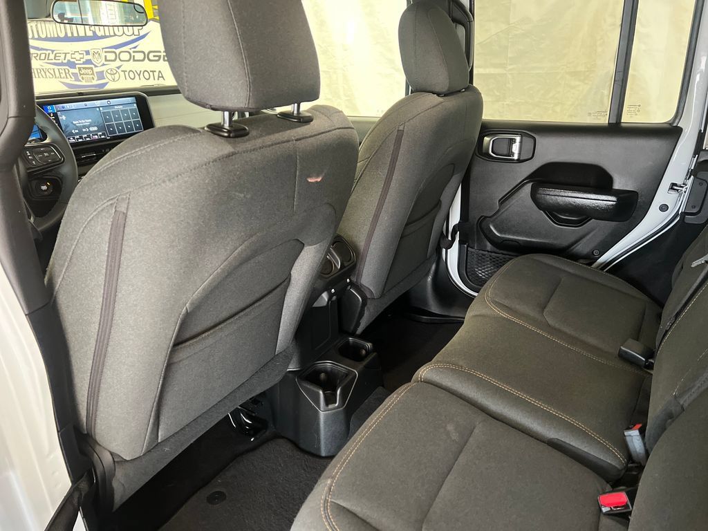Used 2025 Jeep Wrangler Unlimited Sport AWD/4WD image 32