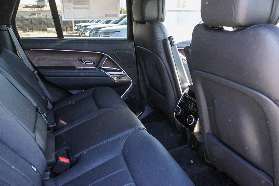 New 2026 Land Rover Range Rover SE AWD/4WD image 17