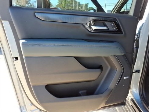 New 2026 GMC Yukon XL AT4 image 17