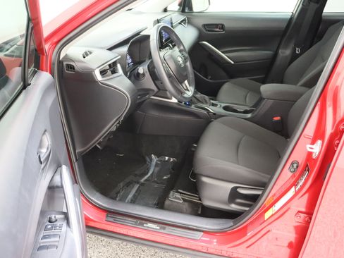 Certified 2022 Toyota Corolla Cross LE FWD image 14