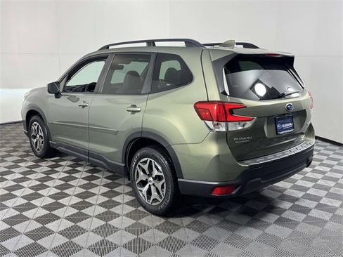Used 2020 Subaru Forester Premium image 8
