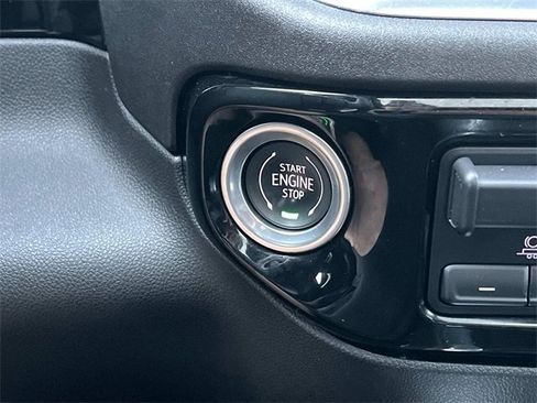 Used 2023 Chevrolet Silverado 1500 High Country image 35