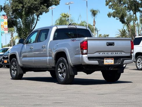 Used 2019 Toyota Tacoma TRD Sport w/ Technology Package RWD image 5