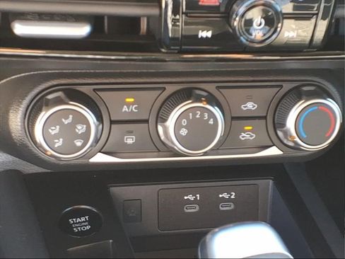 Used 2025 Nissan Kicks SV image 17