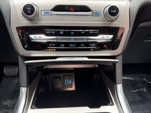 Certified 2022 Ford Explorer XLT w/ Equipment Group 202A image 19