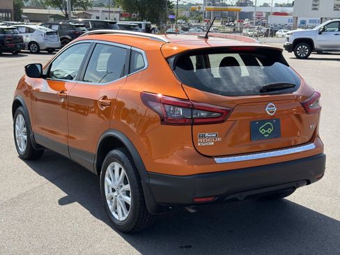 Used 2021 Nissan Rogue Sport SV FWD image 5