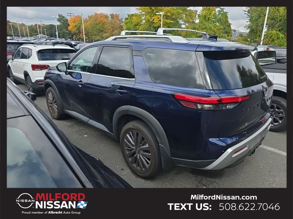 Certified 2024 Nissan Pathfinder SL w/ SL Premium Package AWD/4WD image 3