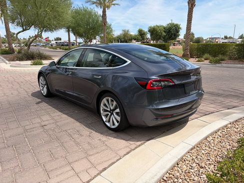 Used 2018 Tesla Model 3 Long Range RWD image 4