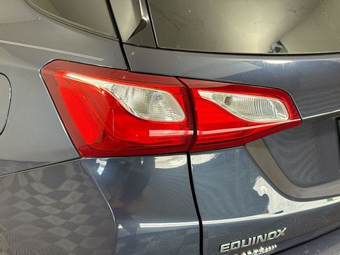Used 2018 Chevrolet Equinox Premier FWD image 36