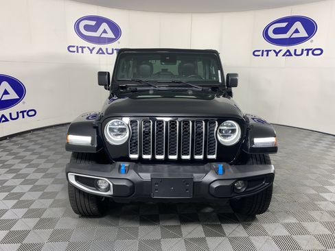 Used 2022 Jeep Wrangler Unlimited Sahara w/ Cold Weather Group AWD/4WD image 9