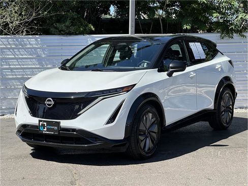 Used 2023 Nissan Ariya AWD image 6