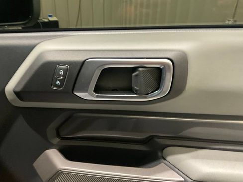 Used 2022 Ford Bronco Badlands AWD/4WD image 11