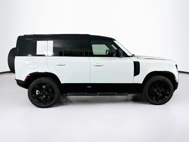 New 2026 Land Rover Defender 110 X-Dynamic SE AWD/4WD image 4