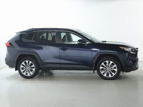 Used 2021 Toyota RAV4 XLE Premium image 13