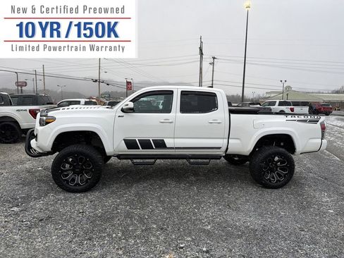Used 2023 Toyota Tacoma TRD Sport w/ Technology Package image 10