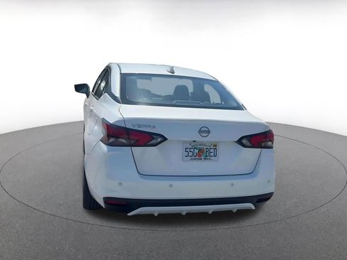 Used 2025 Nissan Versa SV FWD image 11