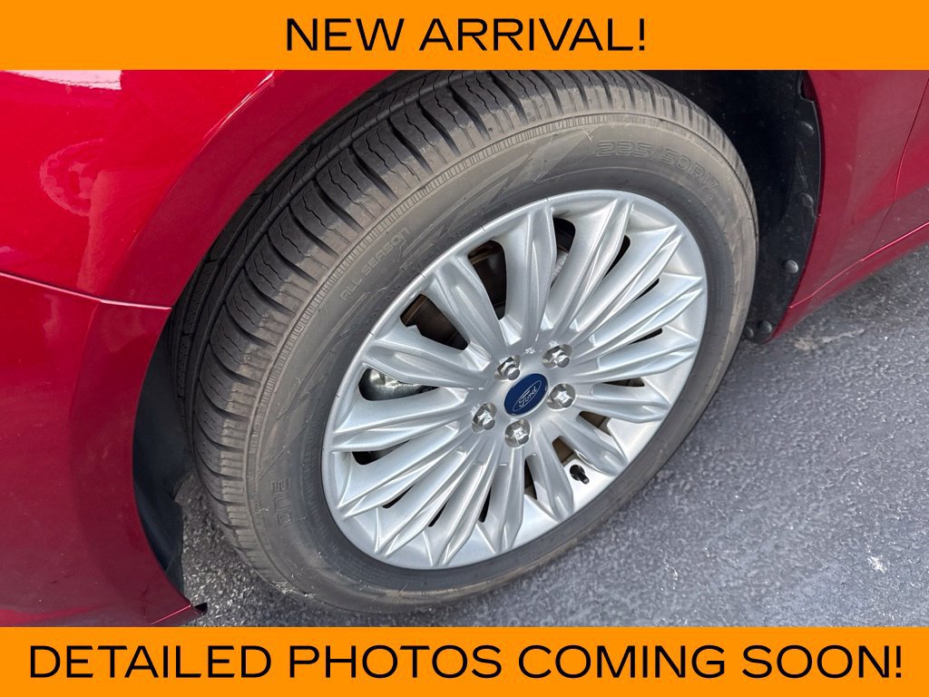 Used 2013 Ford Fusion SE FWD image 2