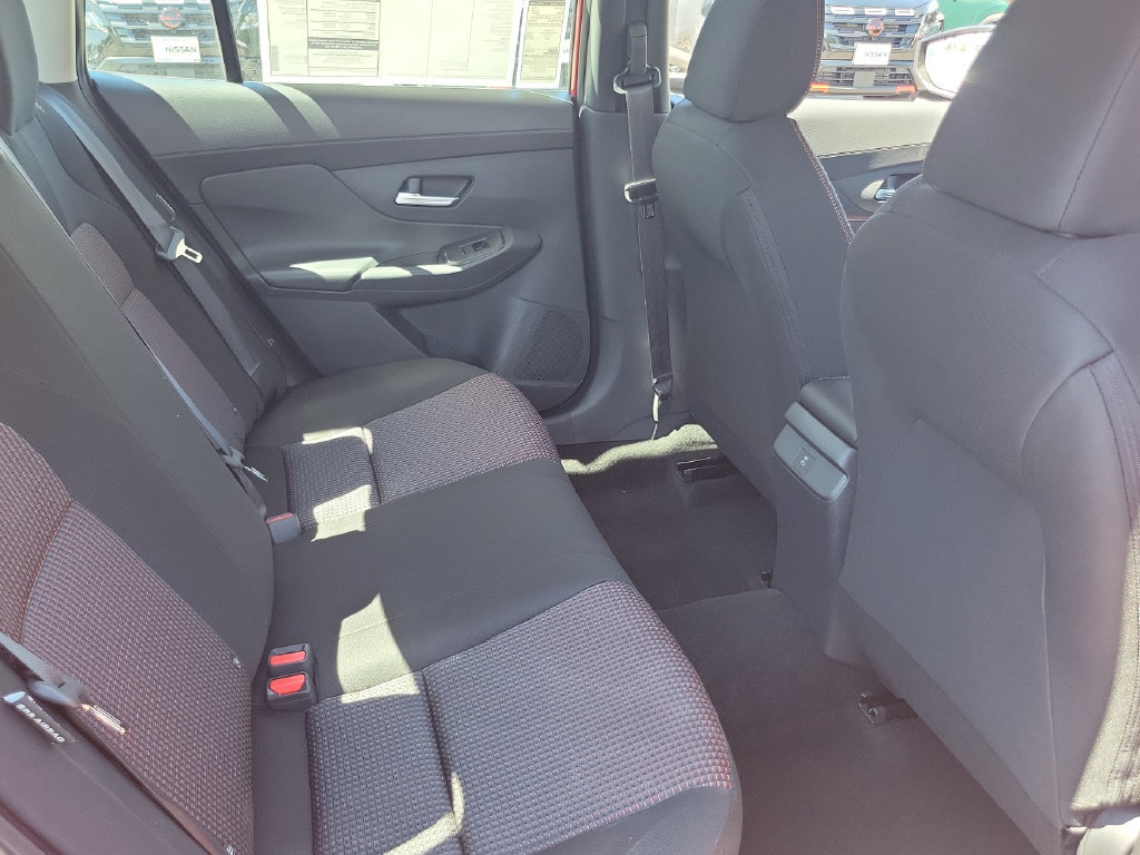 New 2027 Nissan Sentra SR FWD image 32