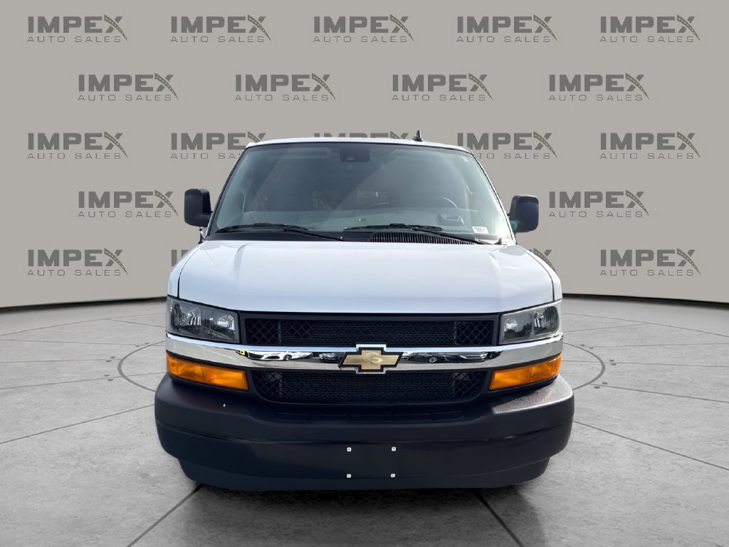 Used 2024 Chevrolet Express 3500 LS RWD image 8