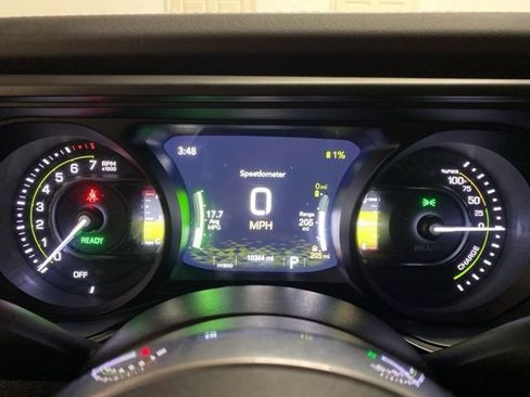 Used 2025 Jeep Wrangler Unlimited Sahara w/ Safety Group image 10